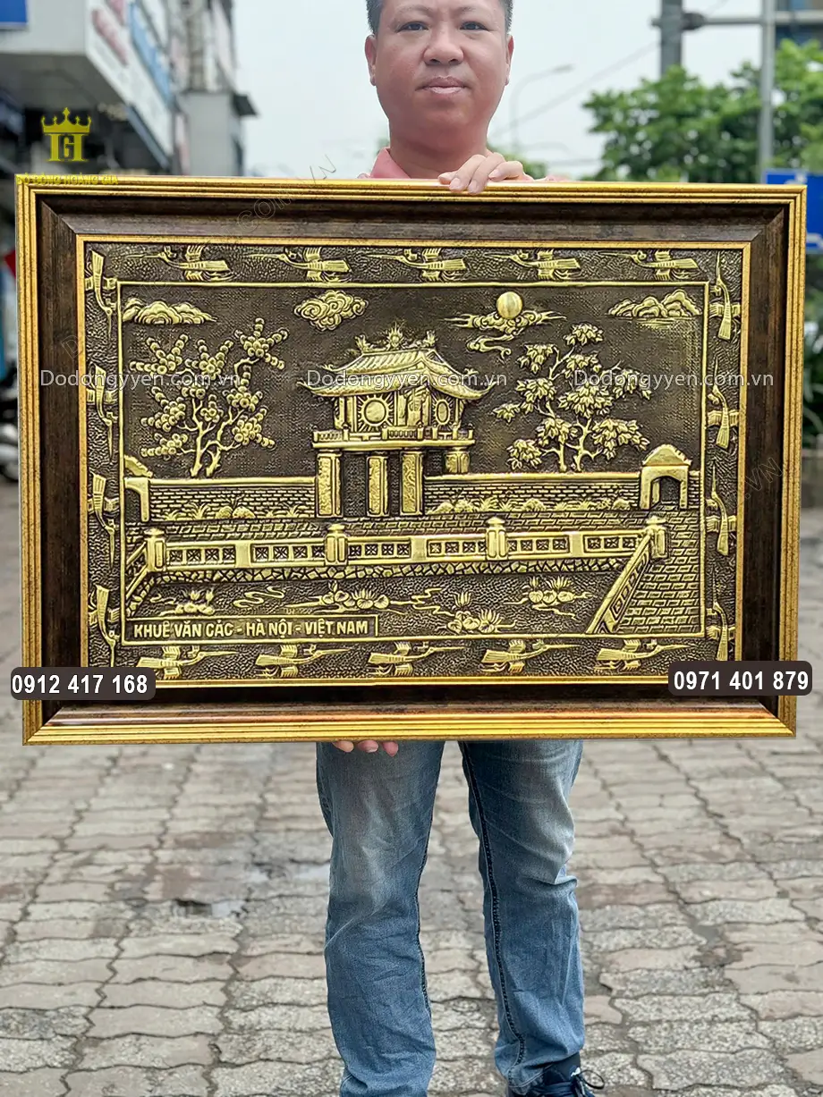 Khung tranh bằng Composite mỏng nhẹ